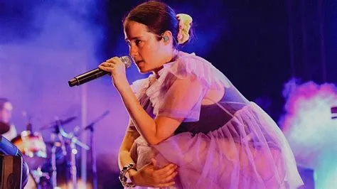 El Concierto “Ximena Sariñana en Vivo” Desata la Locura entre sus Fans Mexicanos! Una Noche Inolvidable Llena de Música y Emoción